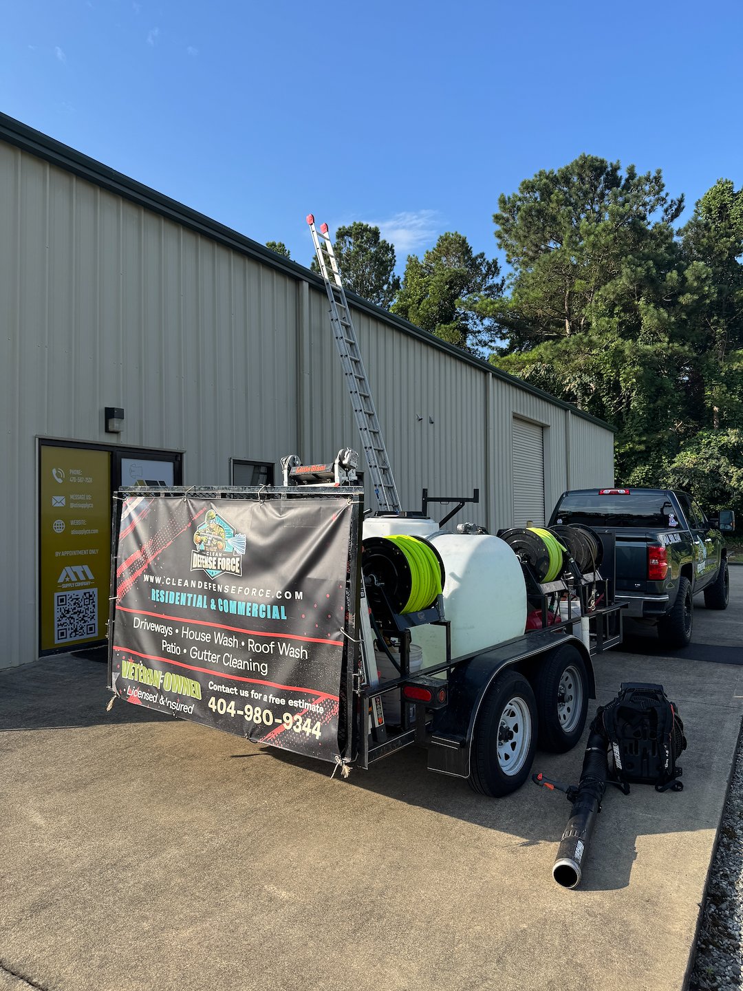 Commercial Gutter Cleaning in Cumming GA for 10000 Square Foot Warehouse Thumbnail